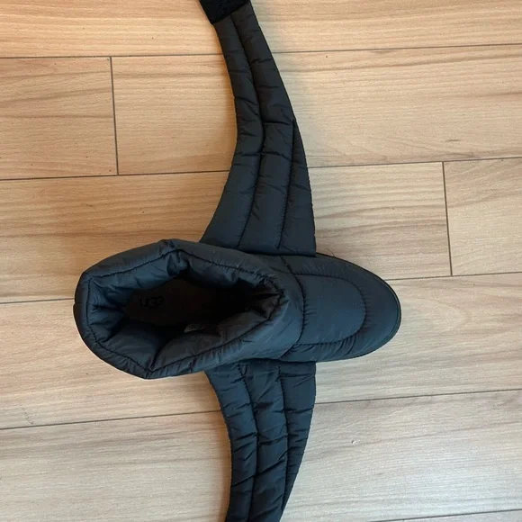 UGG Black Ankle Boots Wool Lining 💜 Super Cozy 💜 - Picture 5 of 12